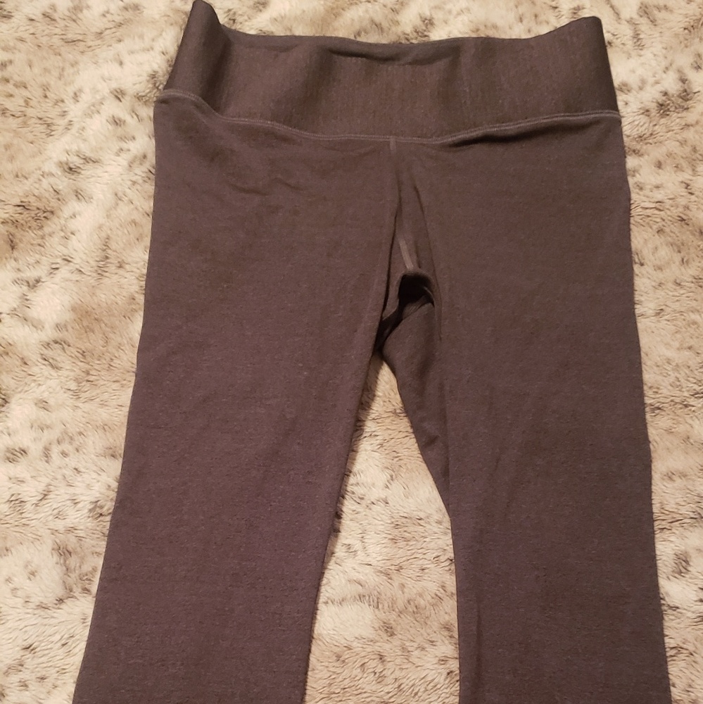 Gray new fitted crop work out pants